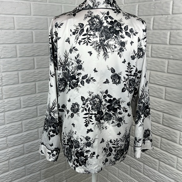 VICTORIA’S SECRET BUNDLE BRA 34C SATIN PAJAMA TOP VELVET RHINESTONE BAG - Picture 7 of 16